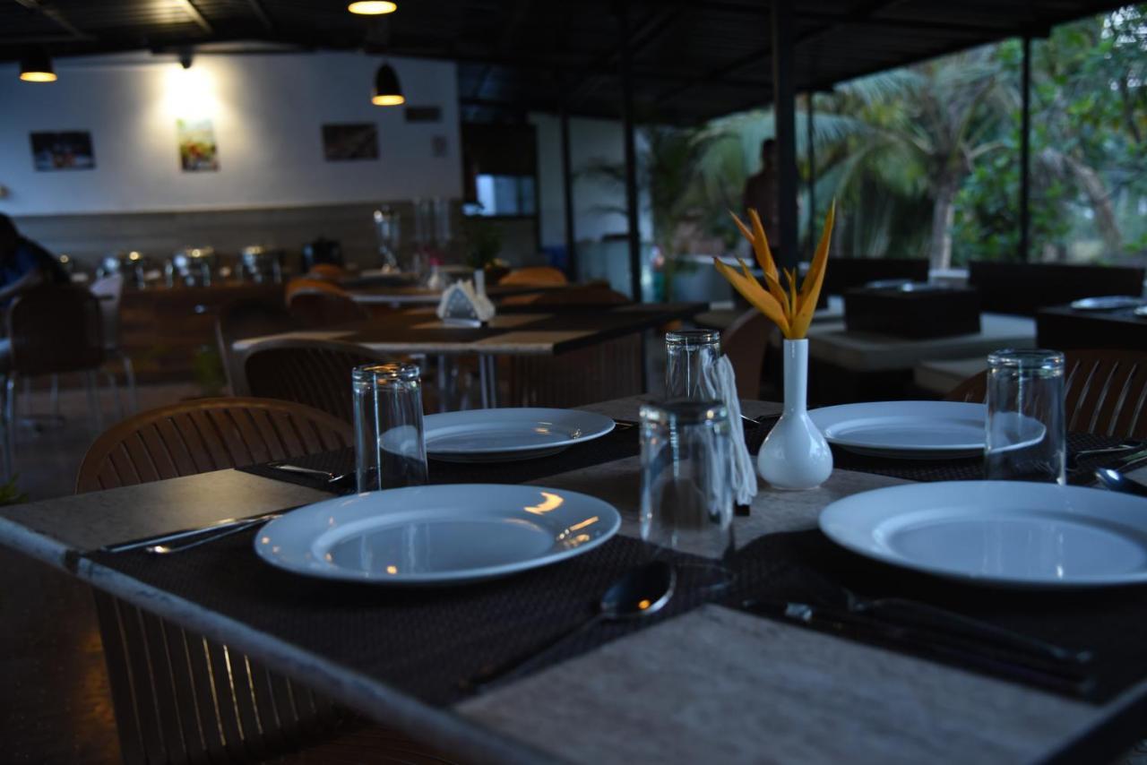 Clarissa Resort Goa Saligao Exteriör bild