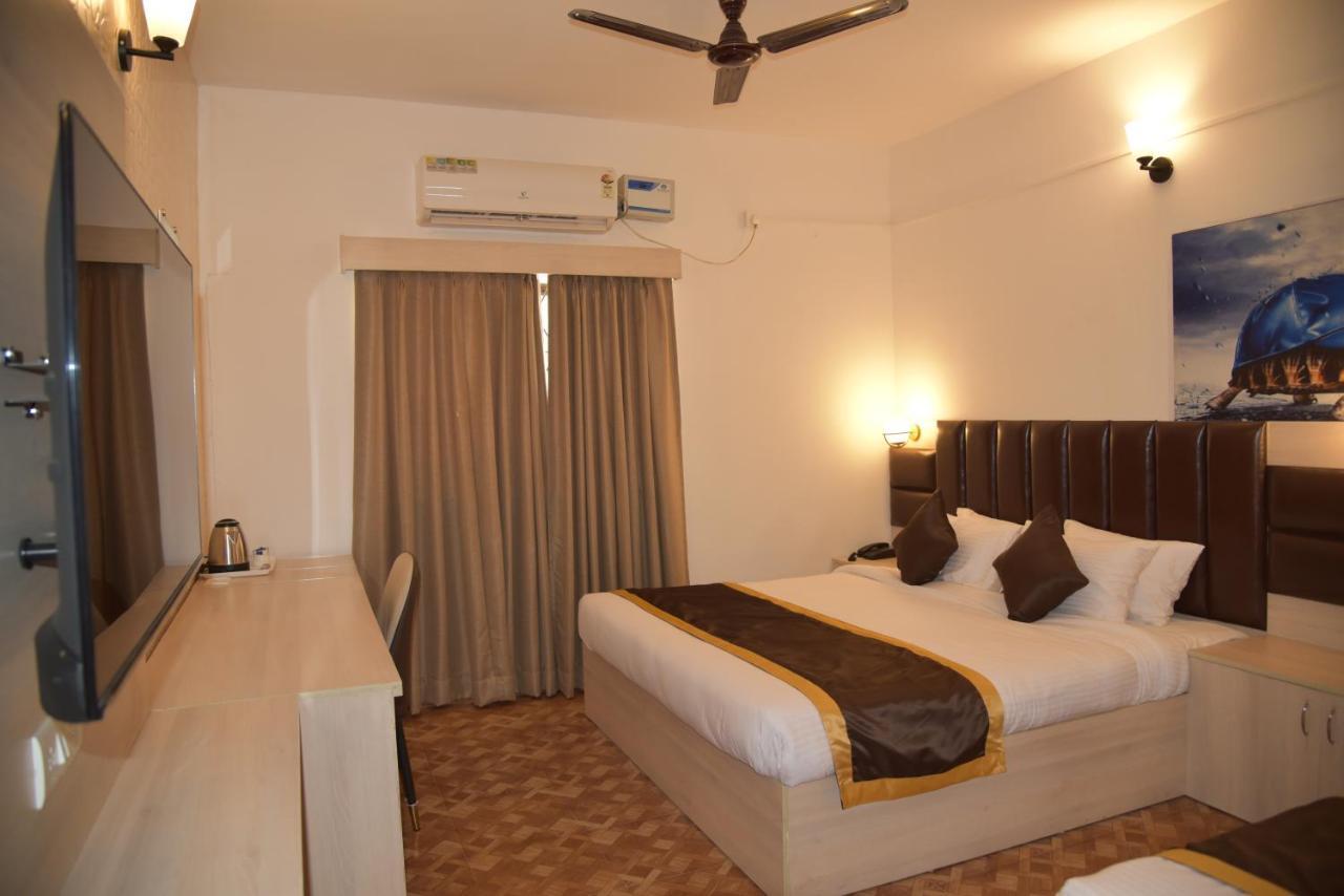 Clarissa Resort Goa Saligao Exteriör bild
